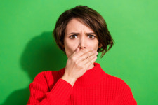 “봄에는 입냄새 더 심해진다?”…방치하면 임플란트 지름길