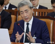 신현송 “물가-성장 상충땐 물가 우선” 금리 인상 내비쳐