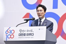 최태원 “새 공장 한국에 짓지 않을수도”…金총리 “韓서 되게 해야”