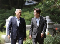 [속보]文 만난 李 “외연 확장해 구조적 다수 만드는 노력 해야”