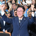 김민석 “자기정치” 정청래 겨누며 출마… 친청 “金, 계엄해제때 왜 안왔나”
