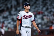 키움 팬 행복회로 풀가동…하현승, 한일전 5회까지 노히트 → 완봉승 → 亞선수권 우승 → “최동원, 선동열 같은 투수 될 것” [베이스볼 비키니]