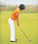 <송경서의 Golf Skills>어드레스는 두 팔 힘빼고 편안하게