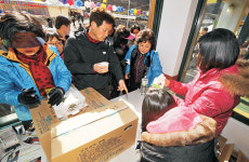 <1사1촌‘ 세상을 바꾼다>‘고로쇠 축제’ 열자 두메산골 마을이 관광명소 탈바꿈