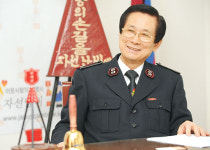 <사랑 그리고 희망 - 2009 대한민국 리포트>“익명의 돈다발·노숙인 전재산… 뭉클한 희망이죠”