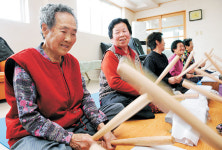 “자질구레한 괴로움일랑 잊어버려… 내겐 이웃이 보약”