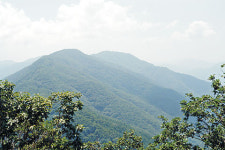 <계절 명산>산 정상서 갑자기 만나는 호명湖… 색다른 감동