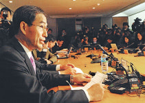<현대그룹, 현대건설 인수 ‘우선협상’ 선정>현대그룹, 예상가격보다 1조 많은 5조원대 제시 추정