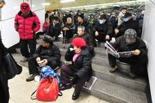 보수-진보로 나뉜 ‘탑골공원 노인들 겨울나기’