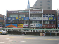 <간판이 경쟁력이다>“간판은 커야한다”던 업소들 “정비하니 좋네요”