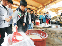 <1사1촌이 농촌活力 이끈다>농촌체험하러 年 5만명… “애물단지 초가집·돌담, 명물 됐죠”