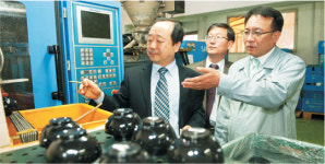 <2012 공기업 경영혁신 현장을 가다>中企 경영전반 컨설팅 → 체질개선… 强小기업 키워낸다