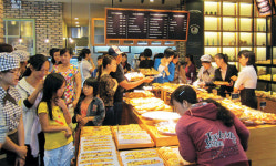 <대한민국 선도기업, 위기속에 빛난다>문화사업 해외 영토확장… ‘한류 인프라’ 구축 선봉