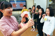 “칫솔질은 이렇게 하세요”