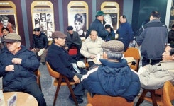 청춘극장 찾은 ‘실버 청춘들’