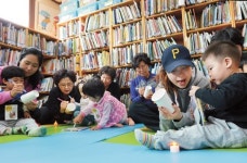 <책 읽는 사회 만들자>영유아 69만명에 그림책 선물… ‘생각 주머니’ 쑥쑥 키워