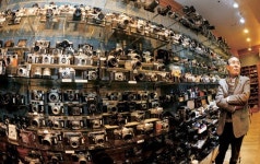 <마니아 3.0>“카메라 찾아 세계 50개국 오지 구석구석 뒤졌죠”