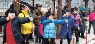 <팜스테이마을 현장을 가다>활·과거시험… 전통찾는 여행 年 1만명 ‘티켓’