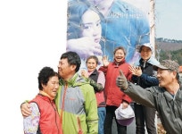 <팜스테이마을 현장을 가다>‘영화마을’의 해가 지면 작은 폐교는 극장이 된다