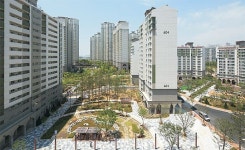 <주거문화 혁신, 아파트가 바뀐다>하늘다리로 棟 연결… 格 높아진 국민임대