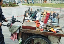 <포토 에세이>“카~알 갈아요”…사라져 가는 추억의 목소리