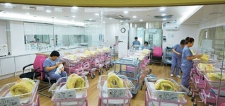 <Consumer>산후조리원, 유명 연예인 묵었다며 2주에 1050만원