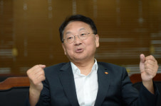 <파워인터뷰>“거래 늘며 집값 일부 올랐지만 ‘물가 수준’ 상승은 정상”