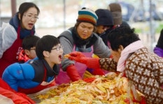 <6차산업, 농업이 희망이다>맛보고 느끼고 즐기는… 농촌체험 1000만명 시대 연다