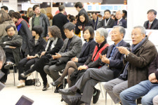 <‘2016 파리 도서전’ 개막>“한국문학, 노벨상 강박증 벗자”