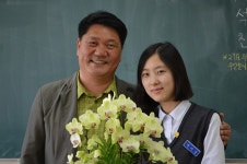 <선생님 선생님 우리 선생님>생활苦·편견 시달리는 脫北제자 전교 1등 만든 ‘남쪽 아버지’