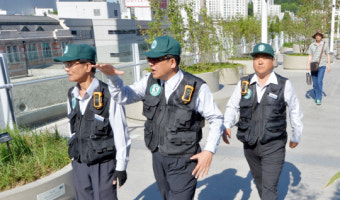 서울역 고가공원 안전요원 2배 늘린다