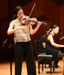 <김호경의 요즘 클래식>우아하고 깔끔한, 이 知的인 연주!…20代 시절 화려한 이력 넘은 성장