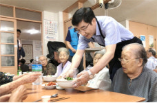도봉구 ‘사랑의 삼계탕 나눔’