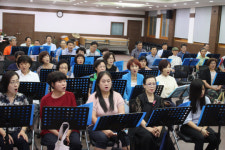 < Fifty+ >100인 패밀리 합창단은… 1회성 주민 화합 프로그램으로 지난 4월 창단