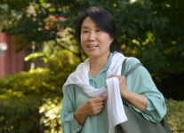 < Fifty+ >“늘 ‘10년 뒤의 나’ 불안… 지금은 풀 뽑다 쉬면 그게 행복”