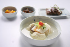 동치미 국수·비빔밥… 하늘 위 ‘건강 밥상’ 즐겨요