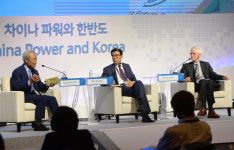 “美·中 무역전쟁 지속땐 모두 패배…세계경제 위험해질것”
