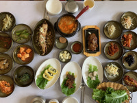 <편식주의자의 미식여행>진한 국물에 부드러운 수육… 수백년 ‘곰탕 성지’의 깊은 맛