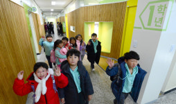 <공간혁신, 학교가 변하면 미래가 변한다>뛰노는 ‘튼튼교실’ 따뜻한 ‘온돌교실’… 함께 만든 학교 자부심