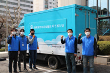 전국 달리는 ‘봉사약국 트럭’… 방역 돕고 마음까지 보듬어