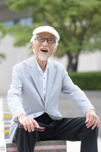오현경 “두 장면이면 어때?… 지팡이라도 짚을 수 있으면 무대에 있을 것”