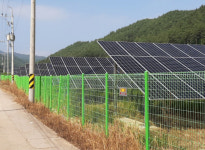 25가구에 태양광 36곳… “온마을 패널에 뒤덮일 판”
