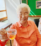85세에 ‘꽃차소믈리에’ 자격증… “섬마을서 꽃차 매일 마셔 행복”