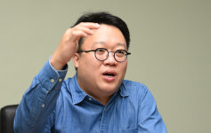 정진영 “롤 모델은 김훈과 장강명… 전 그냥 밥벌이 소설가”