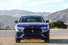 590마력 트윈터보… 제로백 3.9초 스포츠카 못잖아