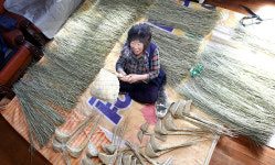 <김선규의 사람풍경>복조리 할머니, 새해 받고싶은 福은… ‘함께 일하는 일상’