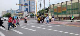 사망사고 난 교문앞 횡단보도서…신호 안지키고 마구 달려