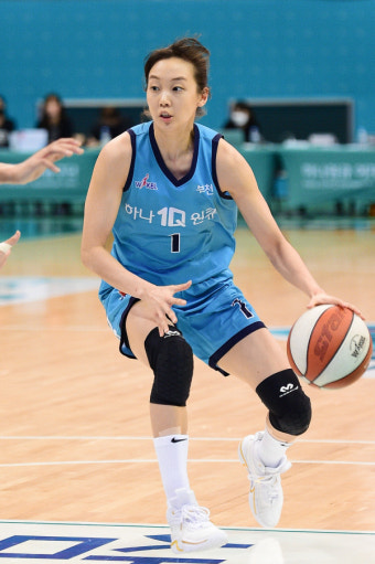FA 최대어 신지현, 하나원큐 잔류…3년 4억2000만원 계약