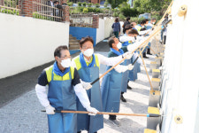 농협 ‘사랑의 집 고치기 봉사단’ 통영시·고성군 농가 시설 개선