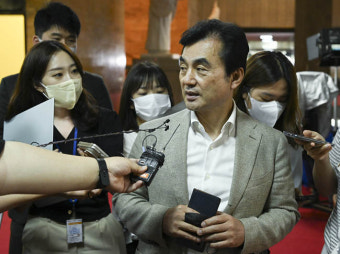 [속보] 민주, ‘전대 룰 갈등’ 안규백 전준위원장 사퇴...비대위 전준위안 바꾼데 항의